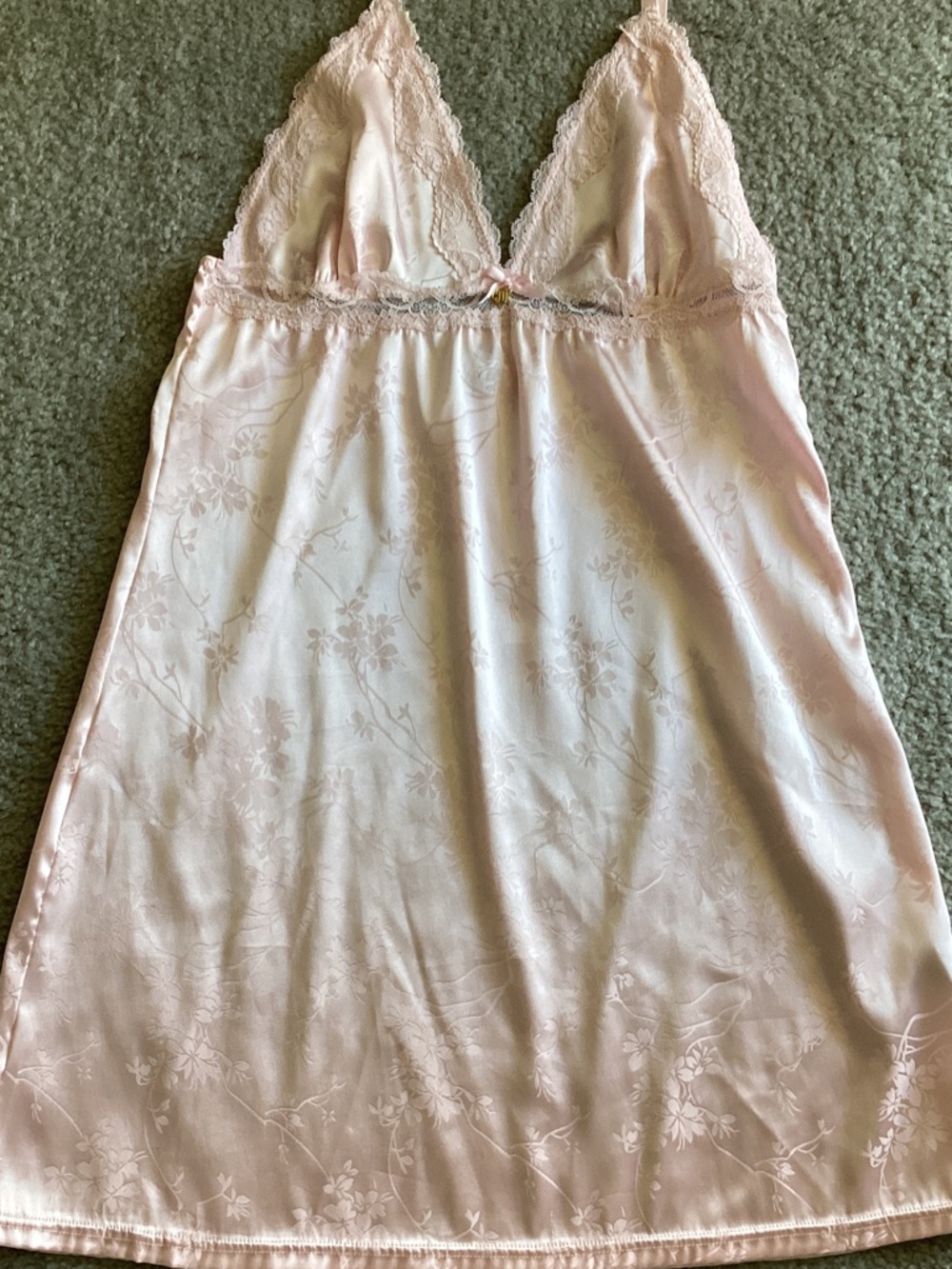 Daisy Fuentes Light Pink Satin Lace-Trim Chemise, Size Medium
